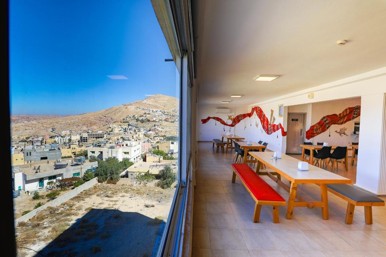 Nomads Hotel Petra ワディ・ムーサ エクステリア 写真